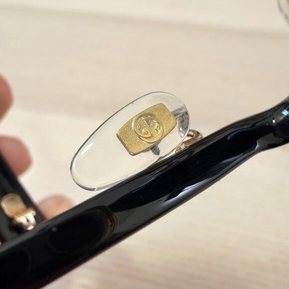 Gucci Round Oval Sunglasses Black main image 10